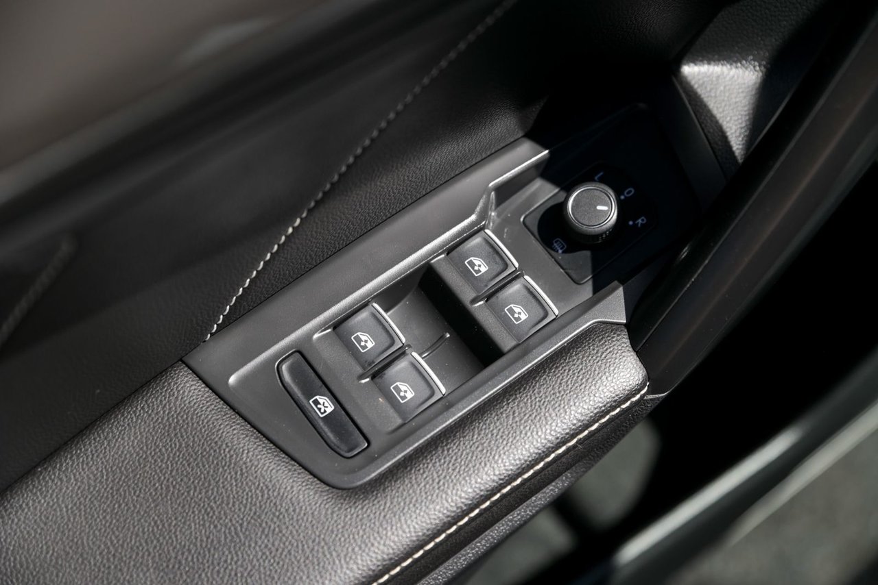 2023 Volkswagen Tiguan Comfortline+TOIT PANO+CUIR+APPLE CONNECT *ACCIDENT FREE*