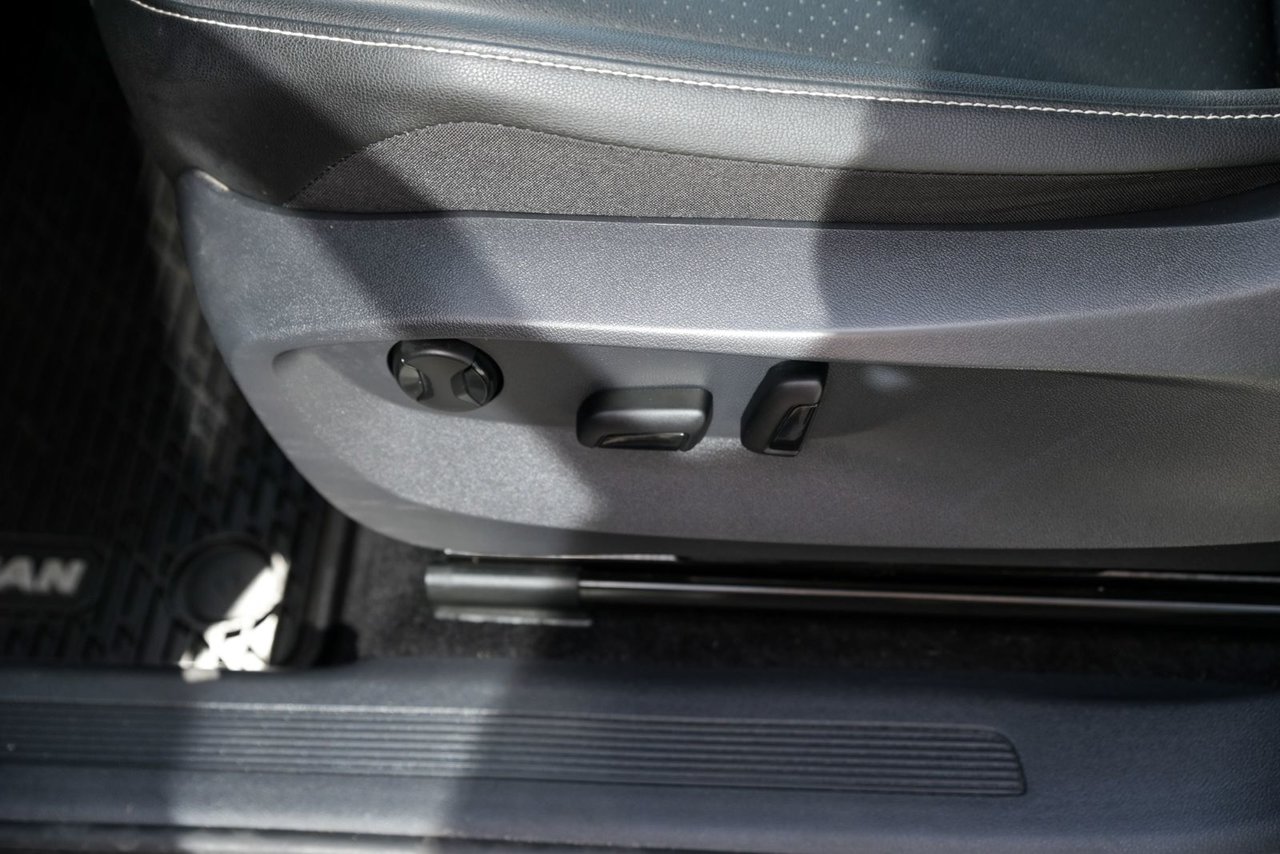2023 Volkswagen Tiguan Comfortline+TOIT PANO+CUIR+APPLE CONNECT *ACCIDENT FREE*