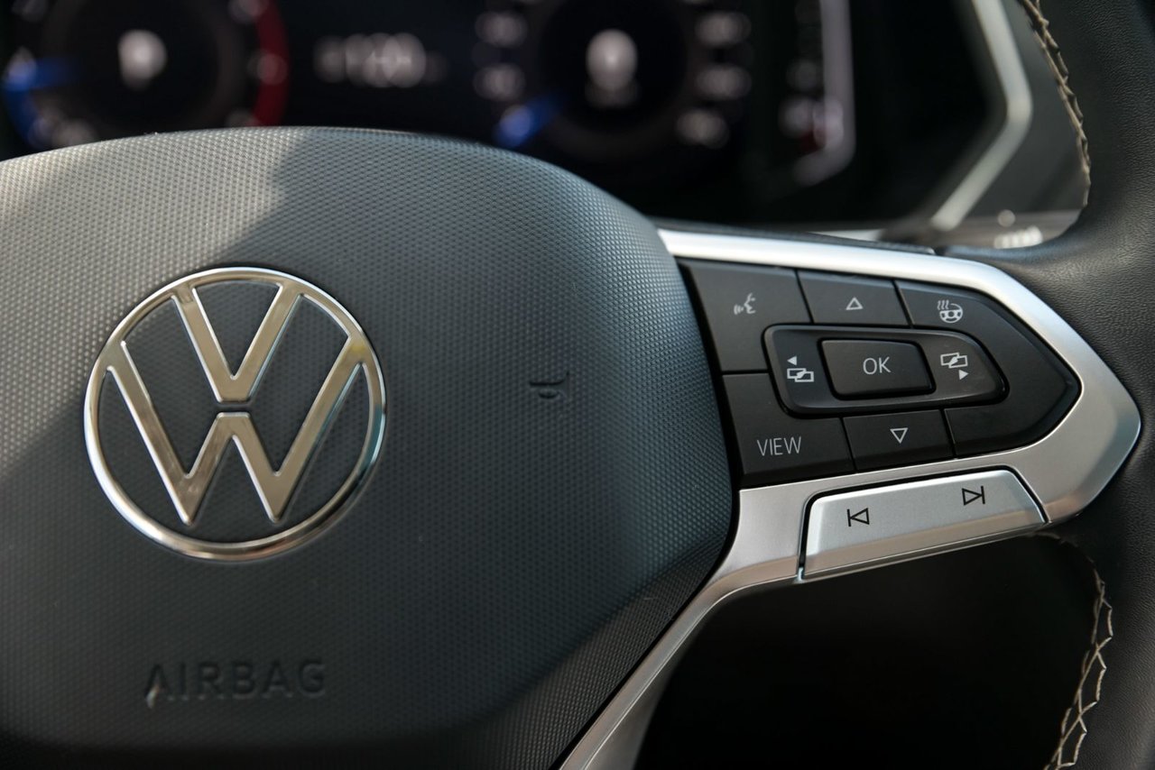 2023 Volkswagen Tiguan Comfortline+TOIT PANO+CUIR+APPLE CONNECT *ACCIDENT FREE*