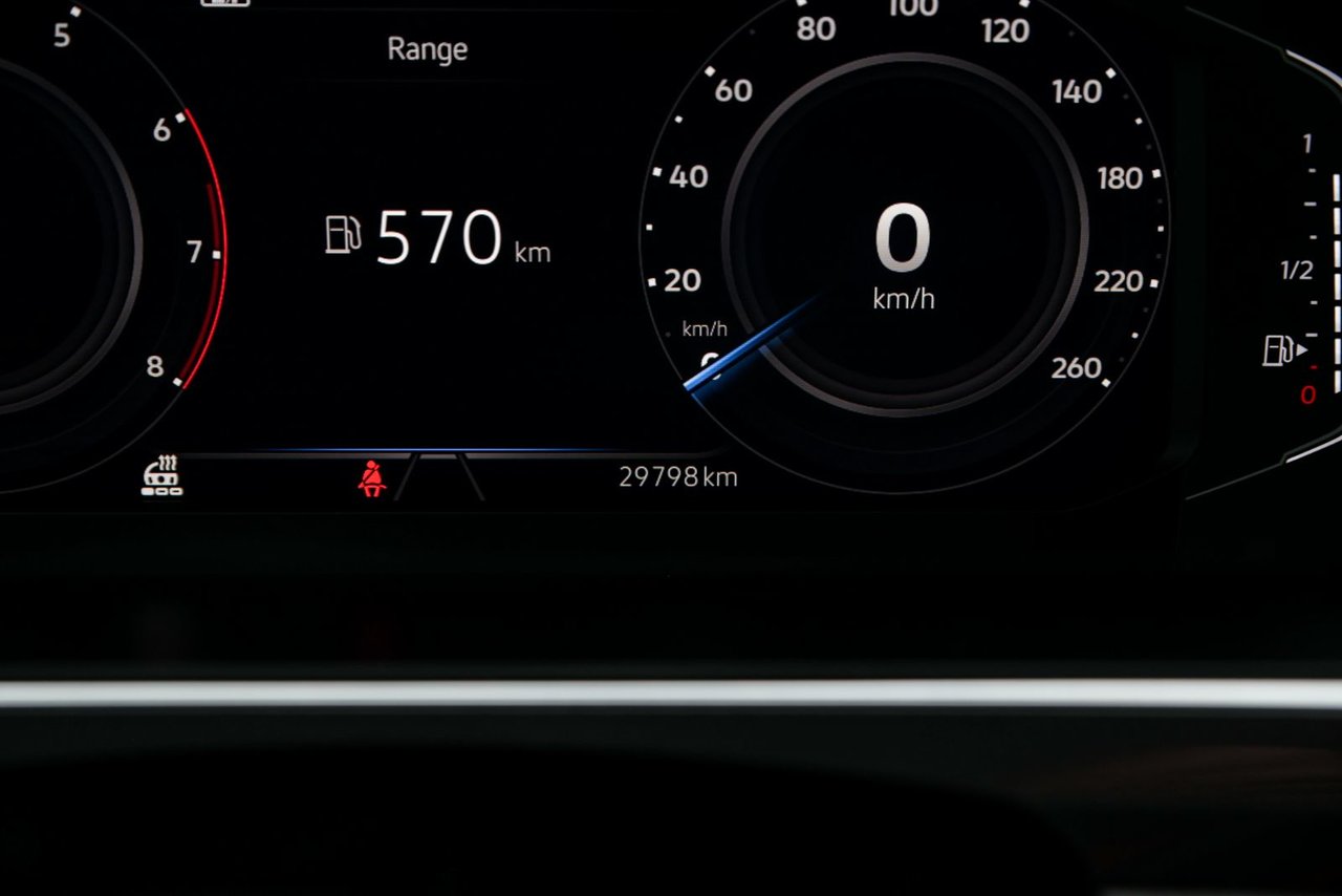 Volkswagen Tiguan Highline R-Line+CUIR+TOIT+APPLE CONNECT 2023 AUCUN ACCIDENT, UN PROPRIO