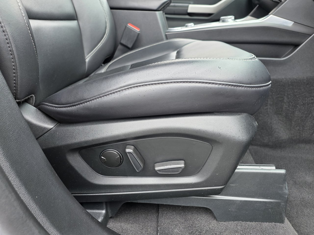 Ford Explorer XLT 2024
