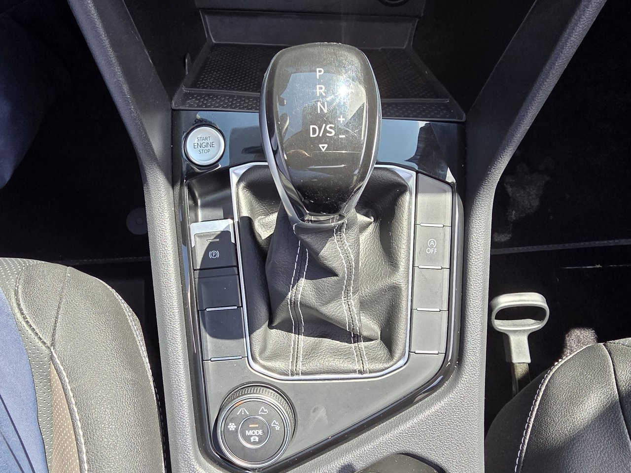 Volkswagen Taos HIGHLINE 2024