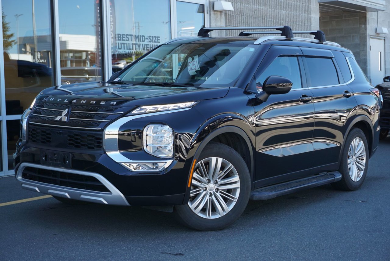 LABRADOR BLACK 2024 Mitsubishi Outlander SUV / Crossover All-Wheel Drive Continuously Variable Transmission