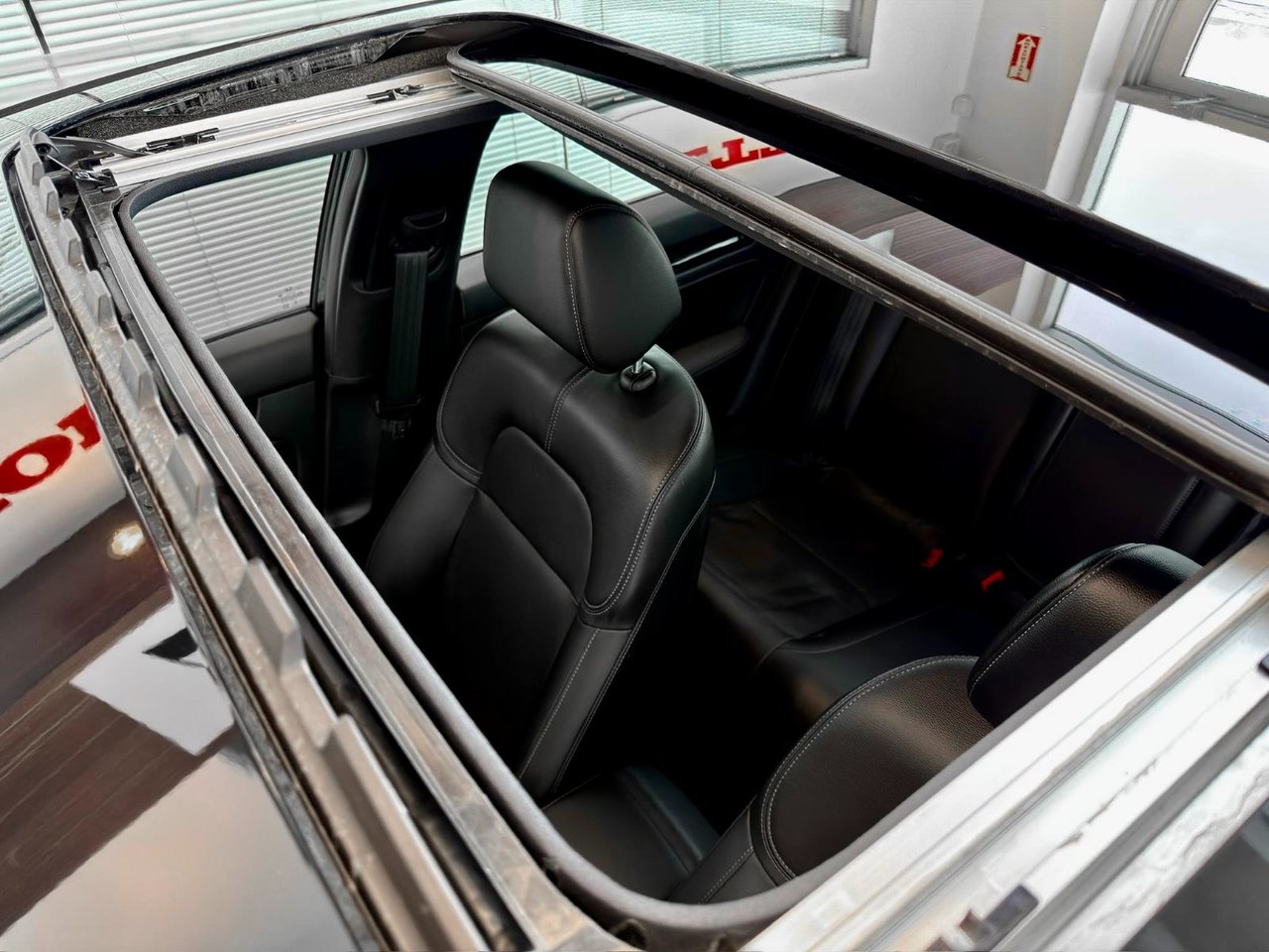 Honda Civic Sedan Hybrid Sport Touring 2025-8