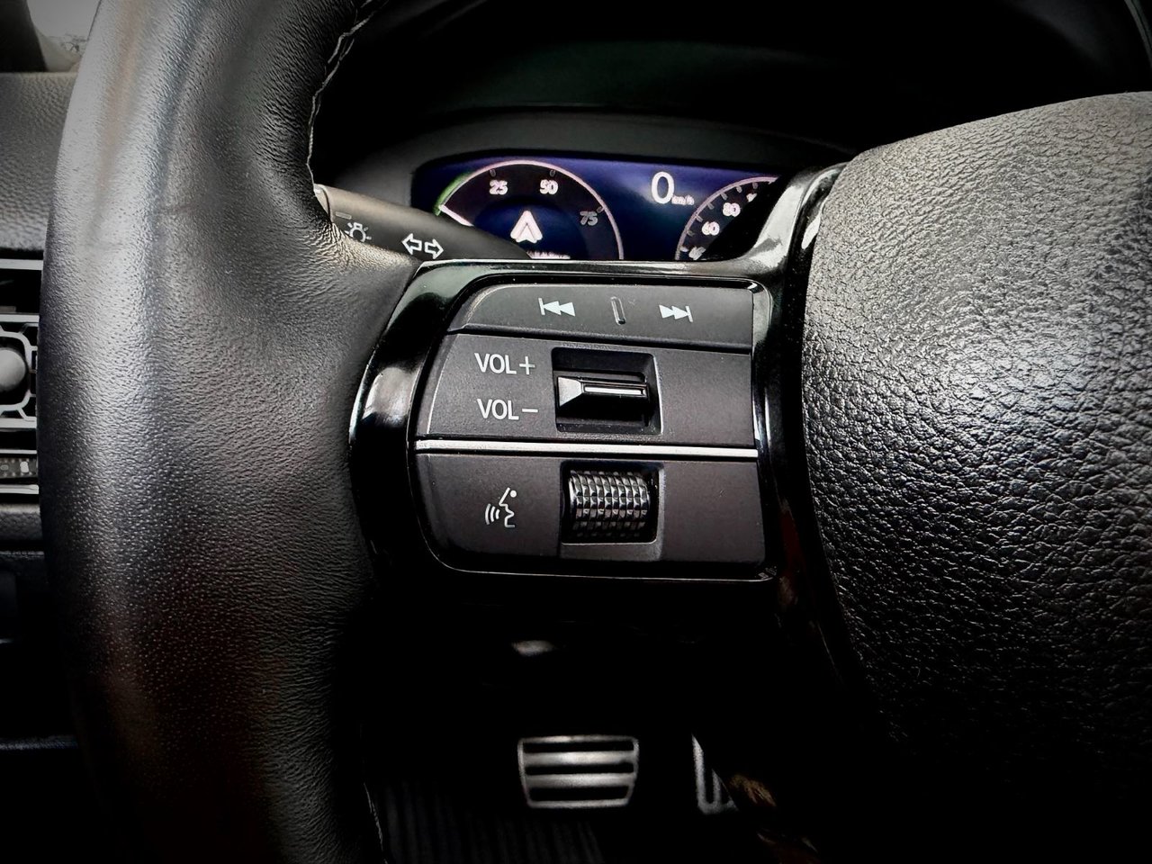 Honda Civic Sedan Hybrid Sport Touring 2025-18