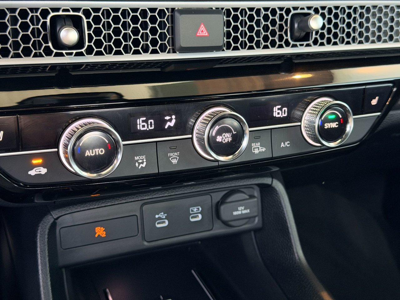 Honda Civic Sedan Hybrid SPORT TOURING 2025-33