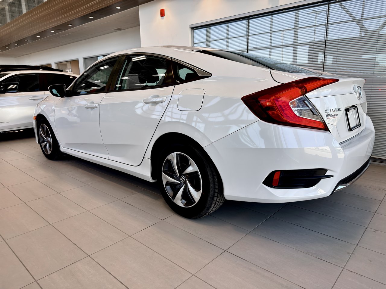 2019 Honda Civic Sedan LX-8