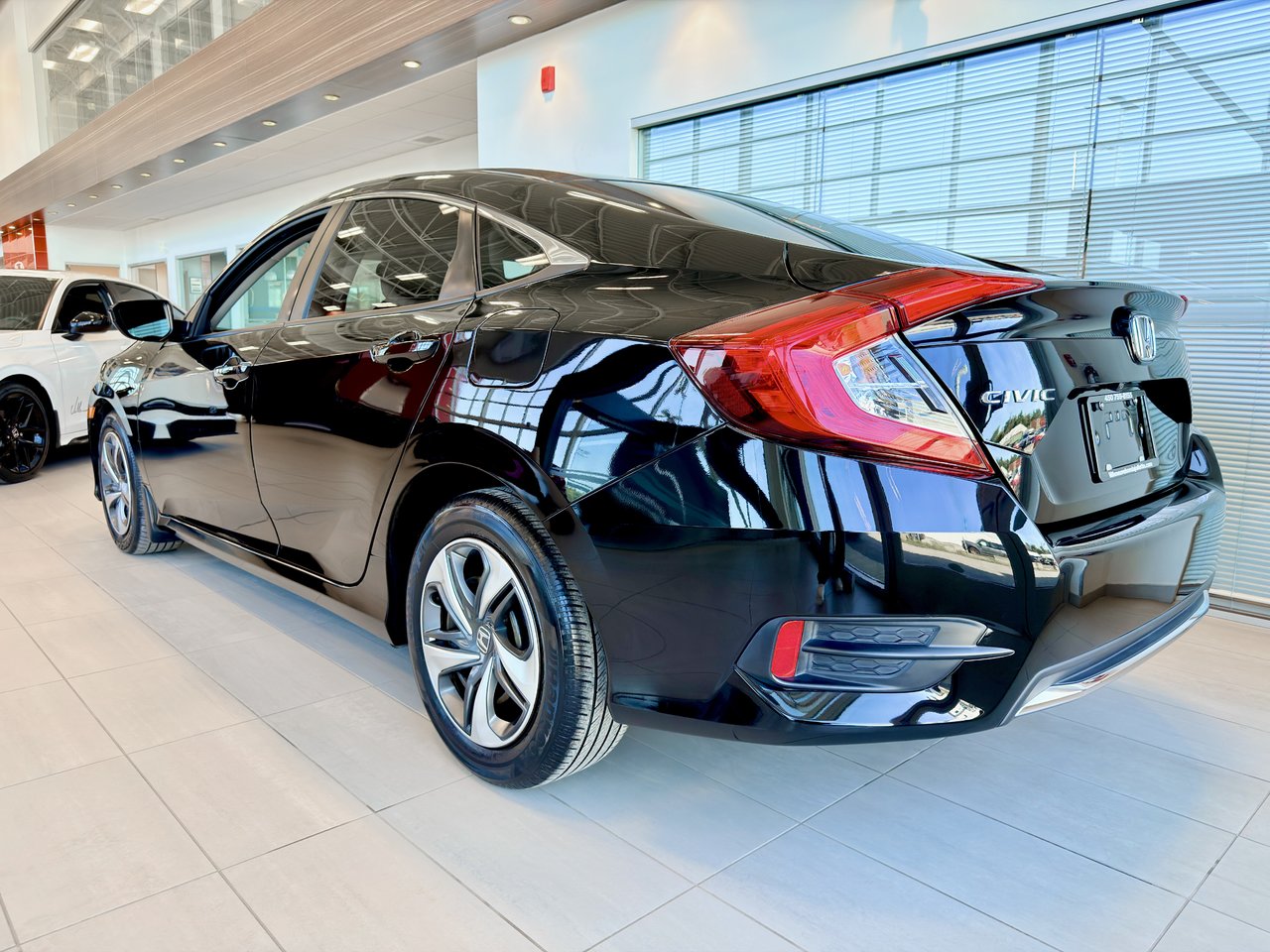 2019 Honda Civic Sedan LX-8