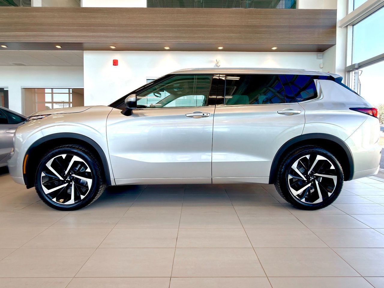 2023 Mitsubishi Outlander GT PREMIUM-7