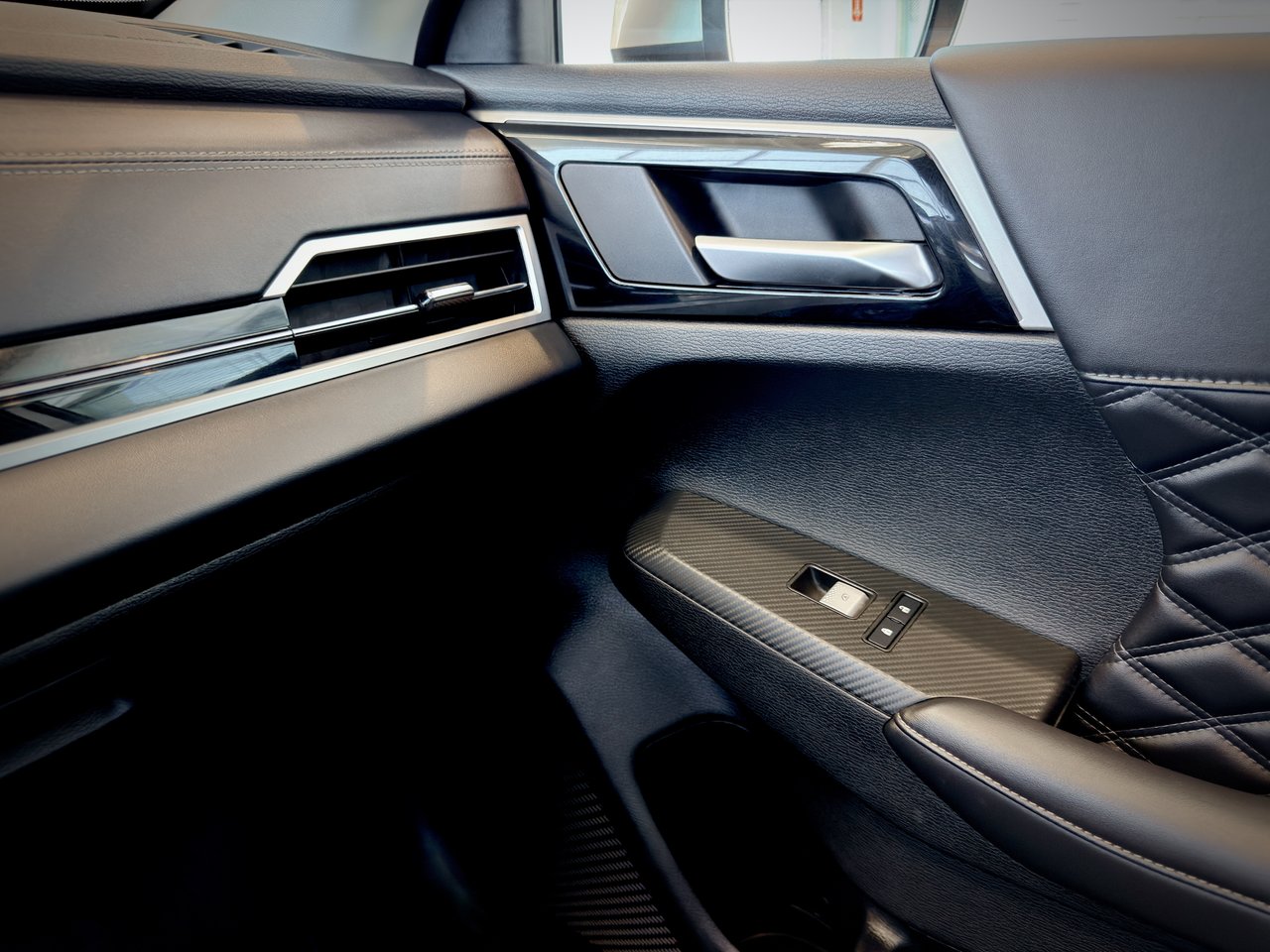 2023 Mitsubishi Outlander GT PREMIUM-32