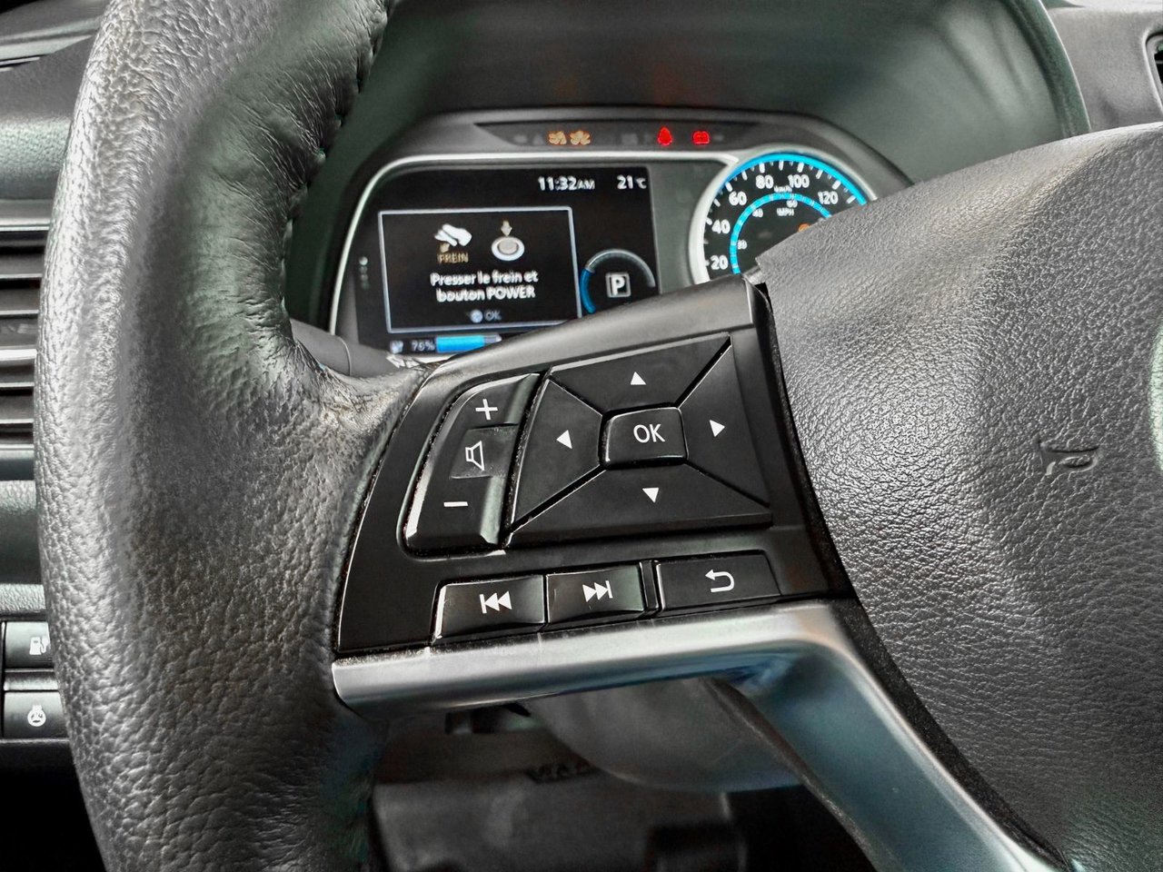 2023 Nissan Leaf SV-18