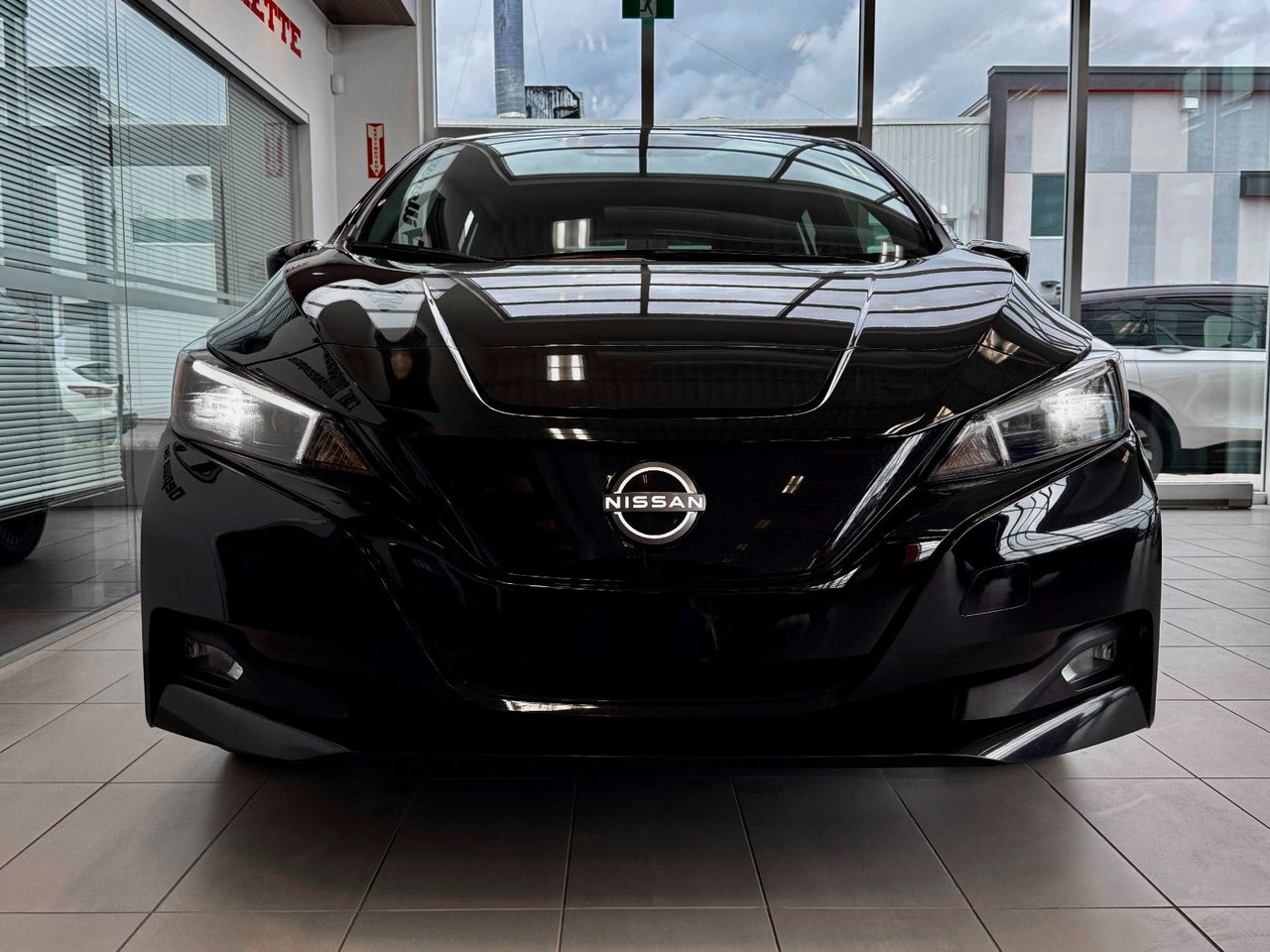 2023 Nissan Leaf SV-2