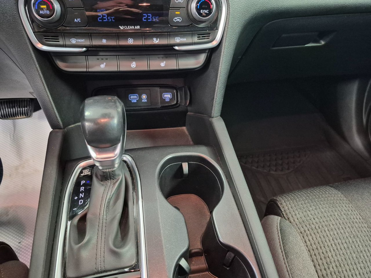 2019 Hyundai SANTA FE PREFERRED-16