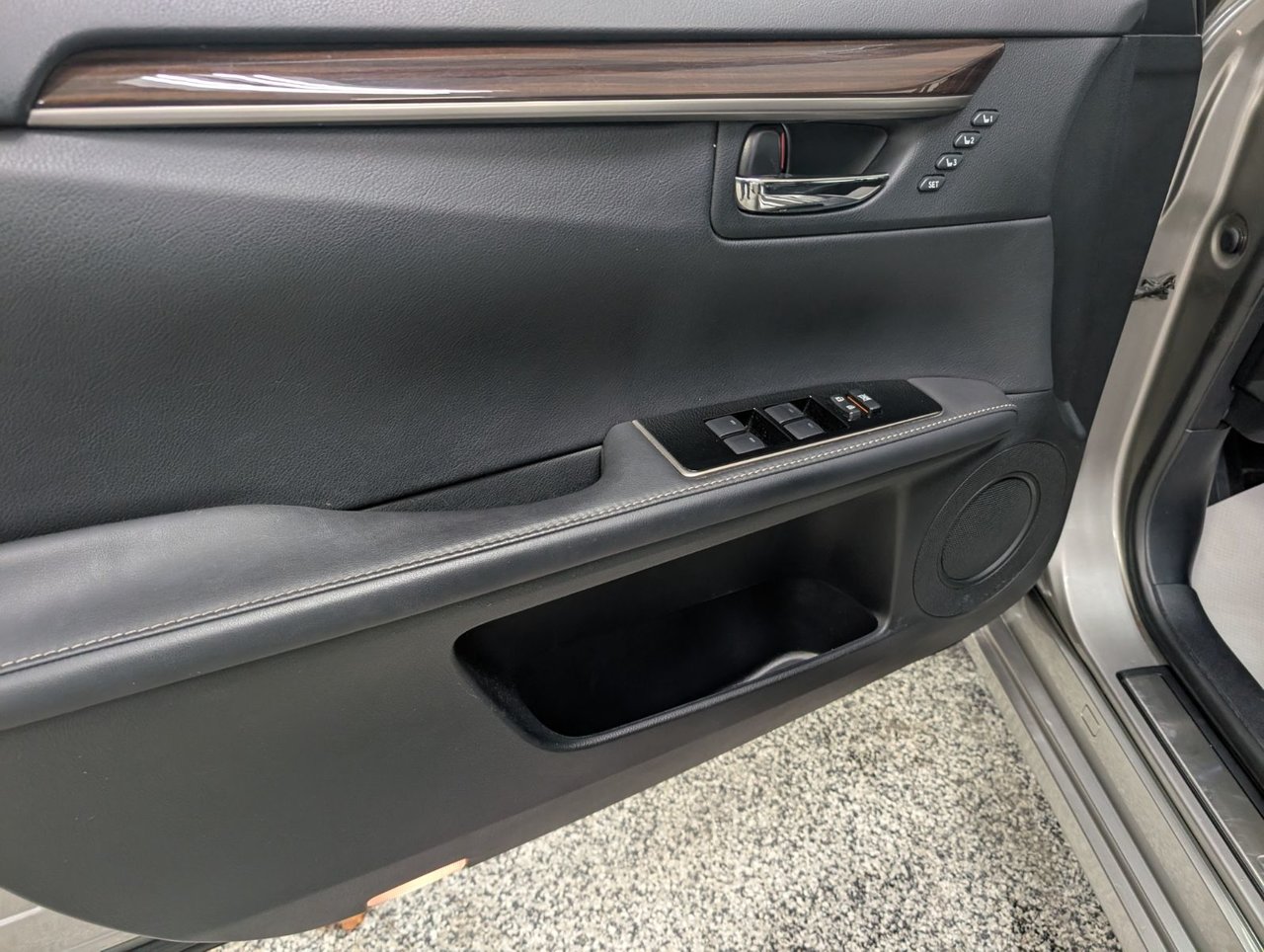 Lexus ES 350 BASE 2017-5