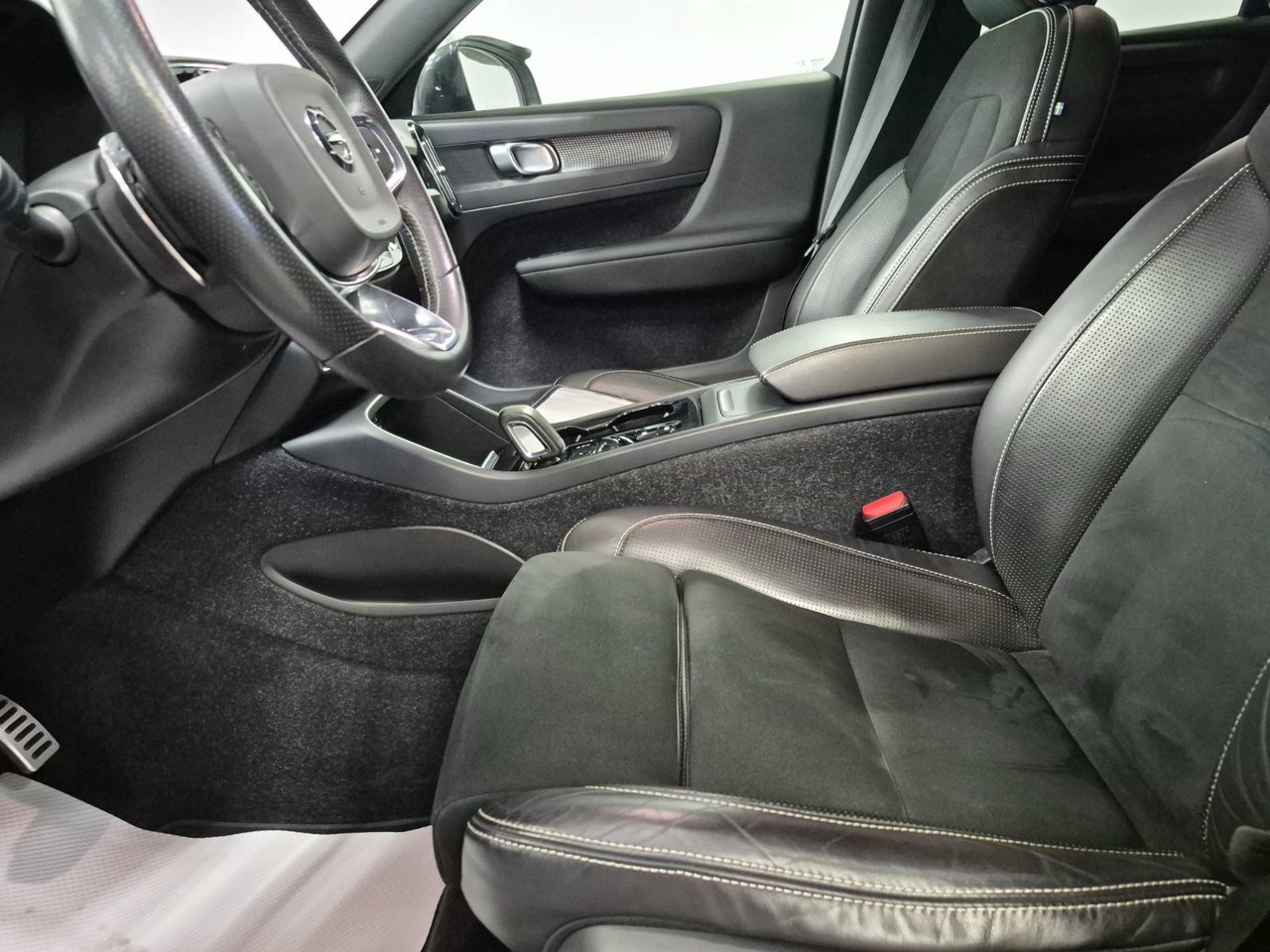 2020 Volvo XC40 R-DESIGN-7