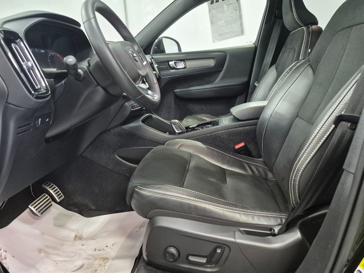 Volvo XC40 R-DESIGN 2022-8