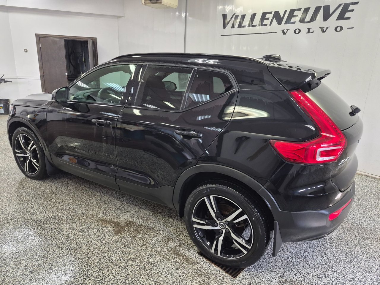 Volvo XC40 R-DESIGN 2022-2