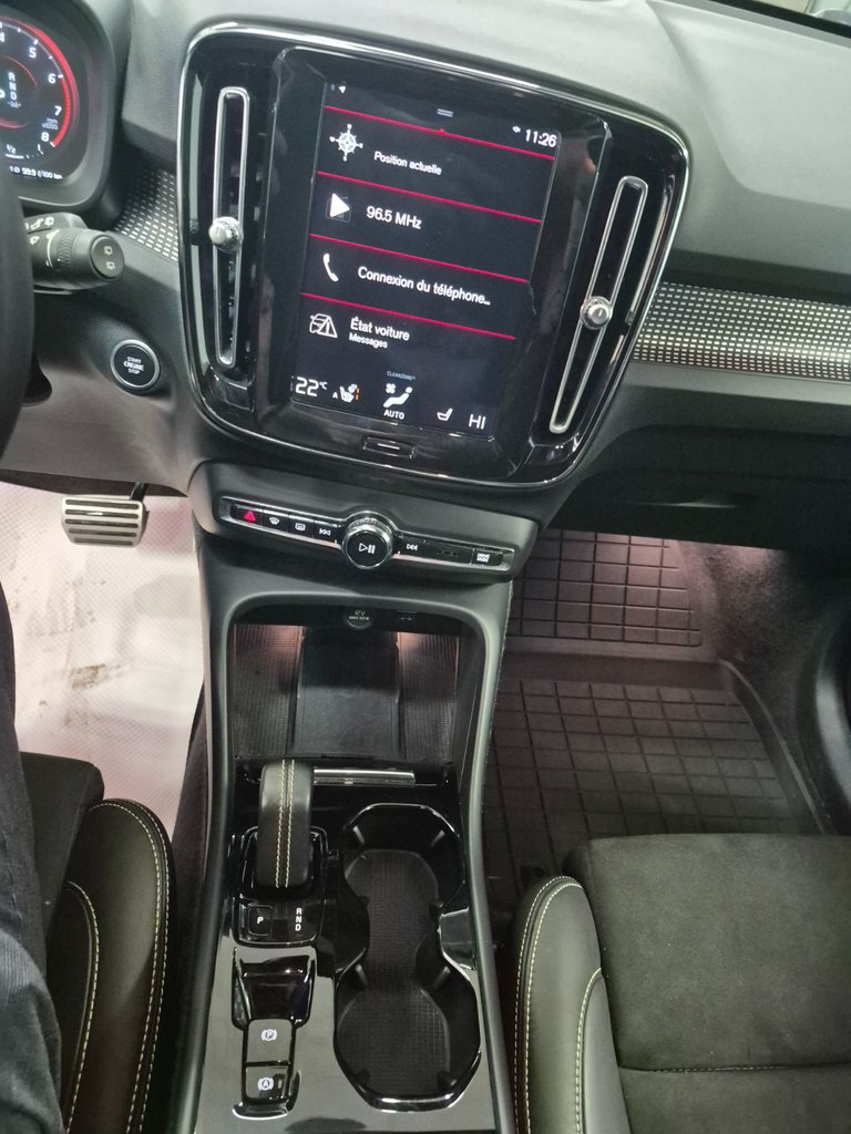 Volvo XC40 R-DESIGN 2022-13