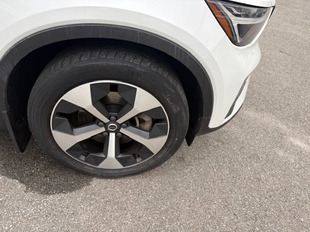 2023 Volvo XC40 PLUS DARK THEME-3