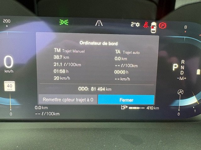 2023 Volvo XC40 PLUS DARK THEME-12