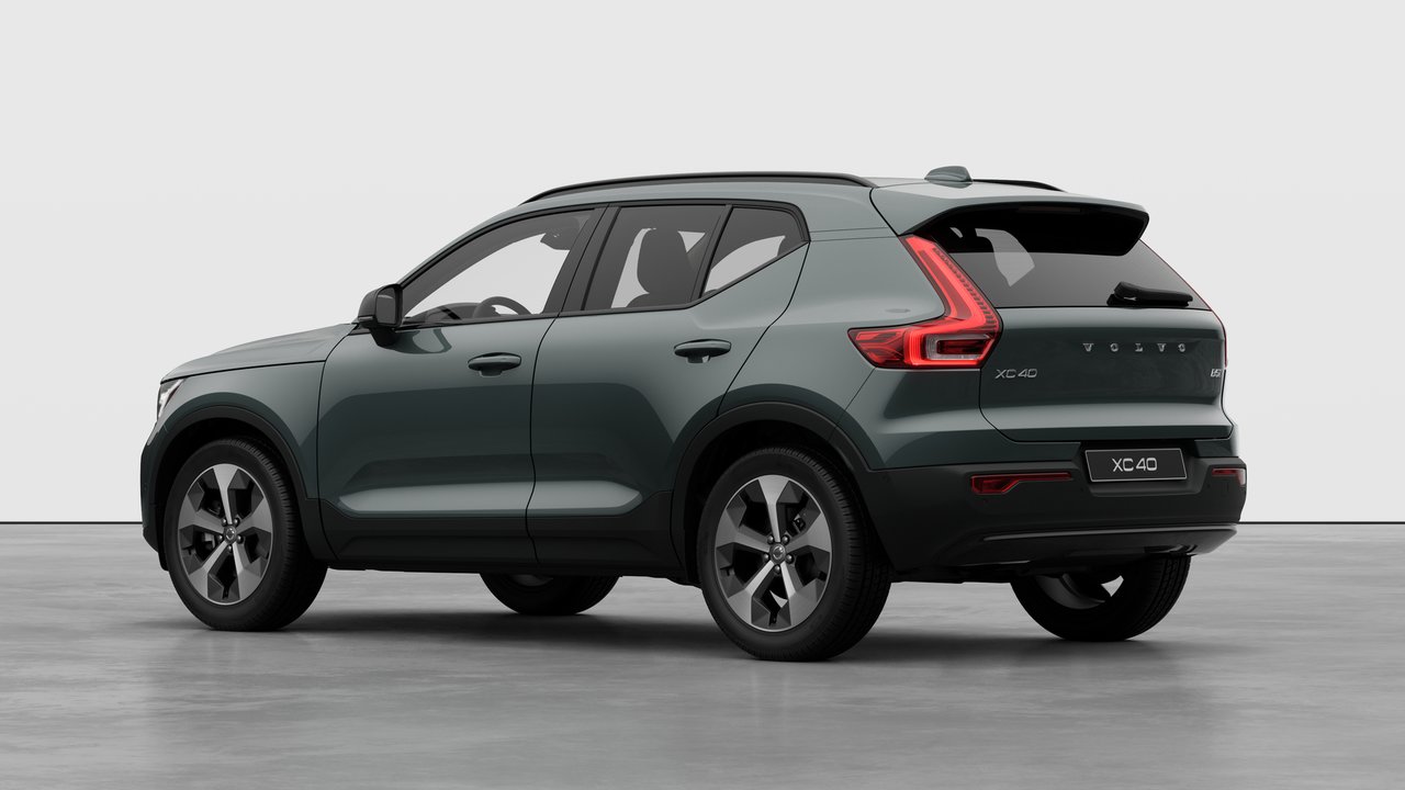 Volvo XC40 Plus Dark Theme 2026-1