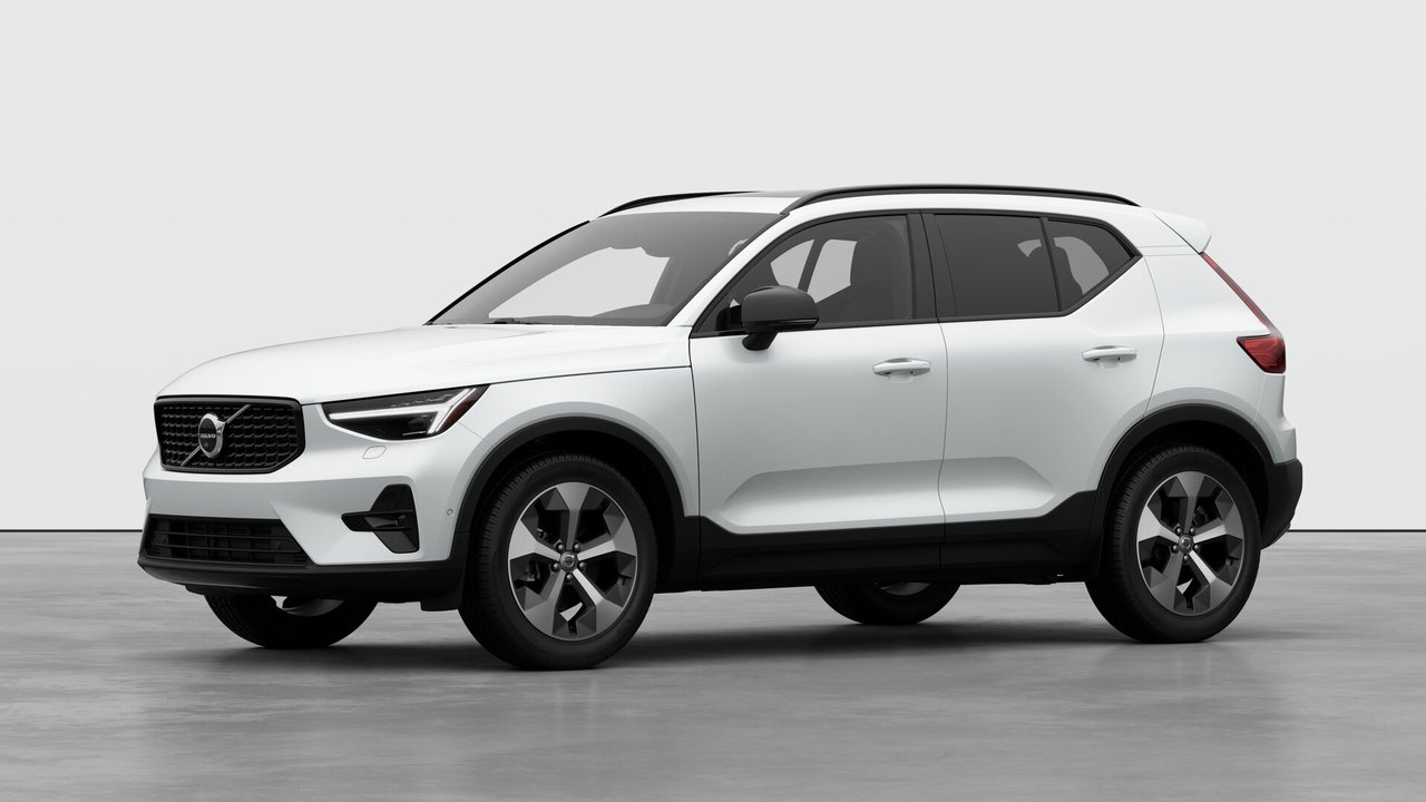 2026 Volvo XC40 Plus Dark Theme-0