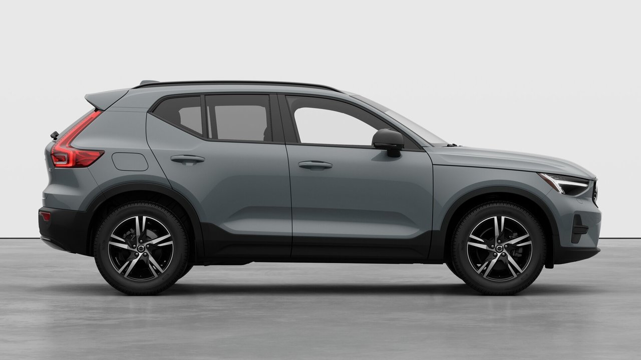Volvo XC40 Core Dark Theme 2026-6