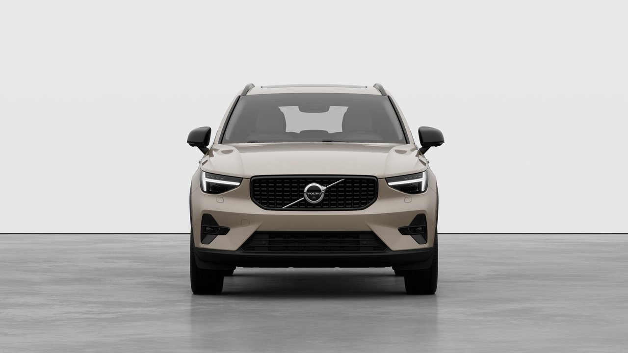 2026 Volvo XC40 Plus Dark Theme-4