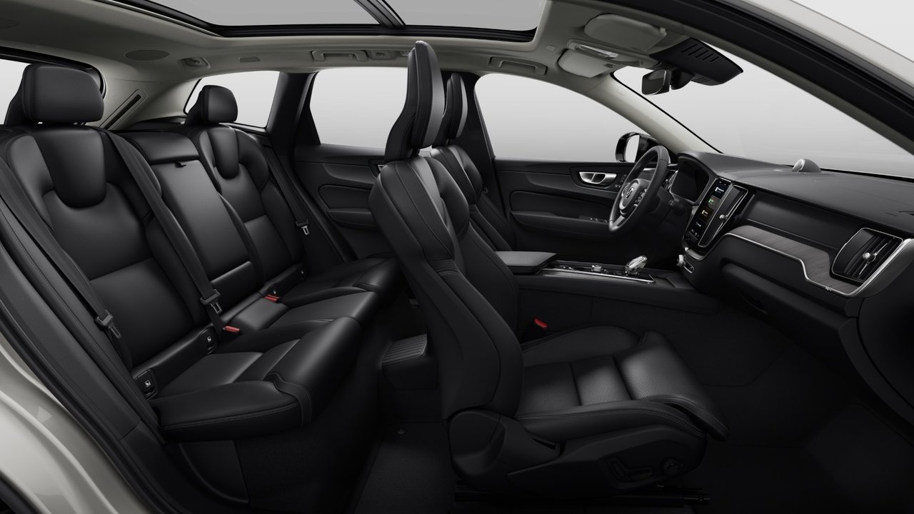 2025 Volvo XC60 Plug-In Hybrid Ultra Dark Theme-10