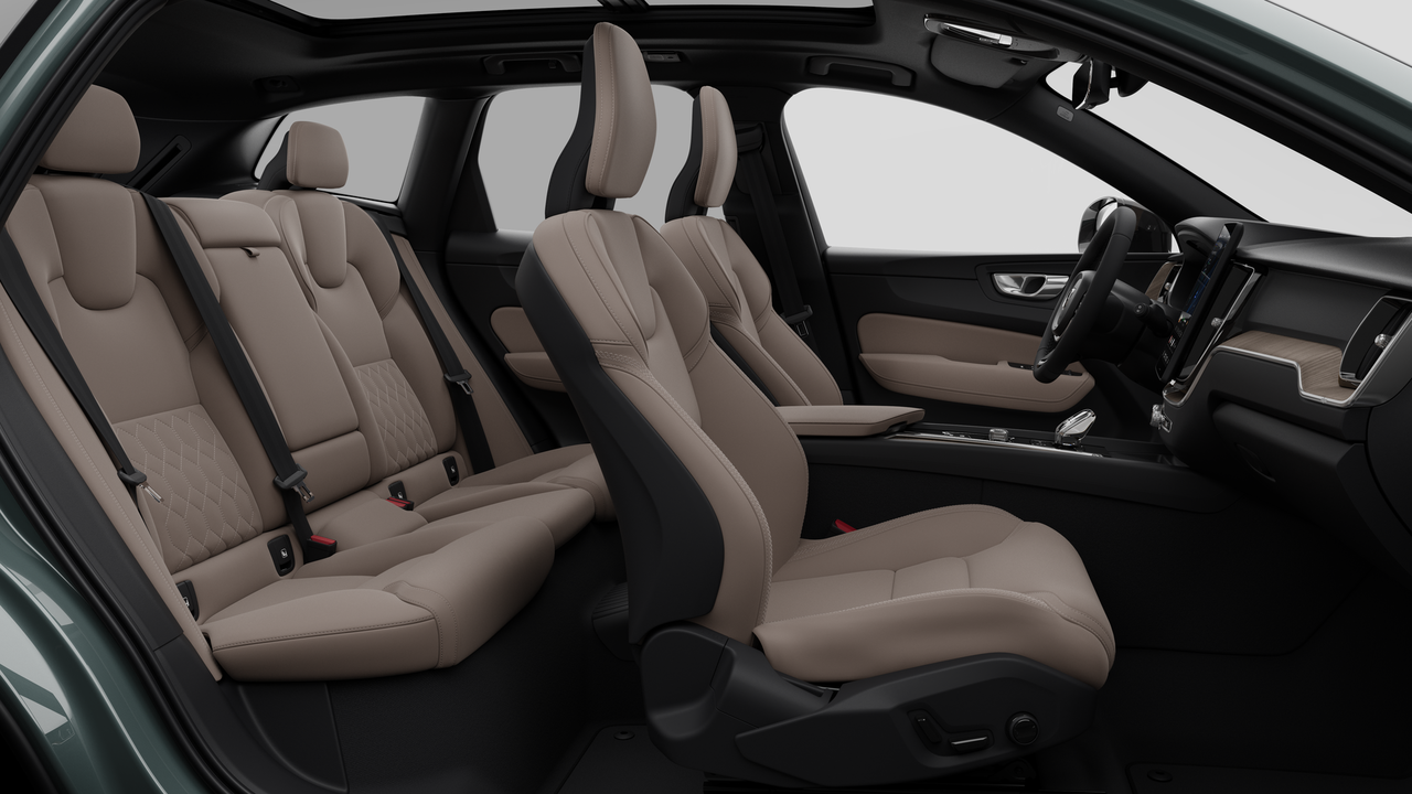 Volvo XC60 Plug-In Hybrid Plus Dark Theme 2026-12