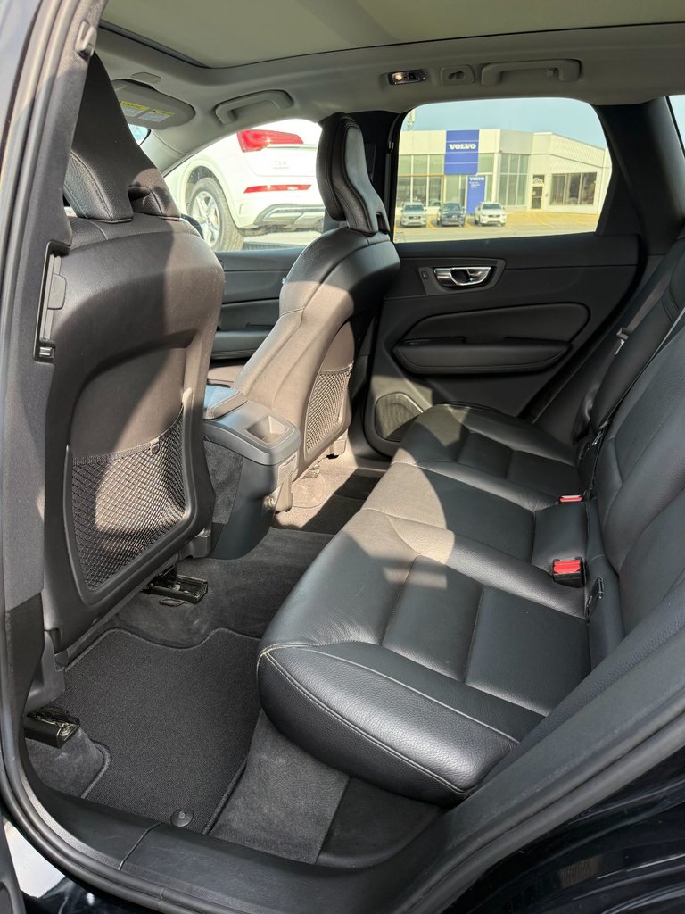 Volvo XC60 MOMENTUM 2019-4