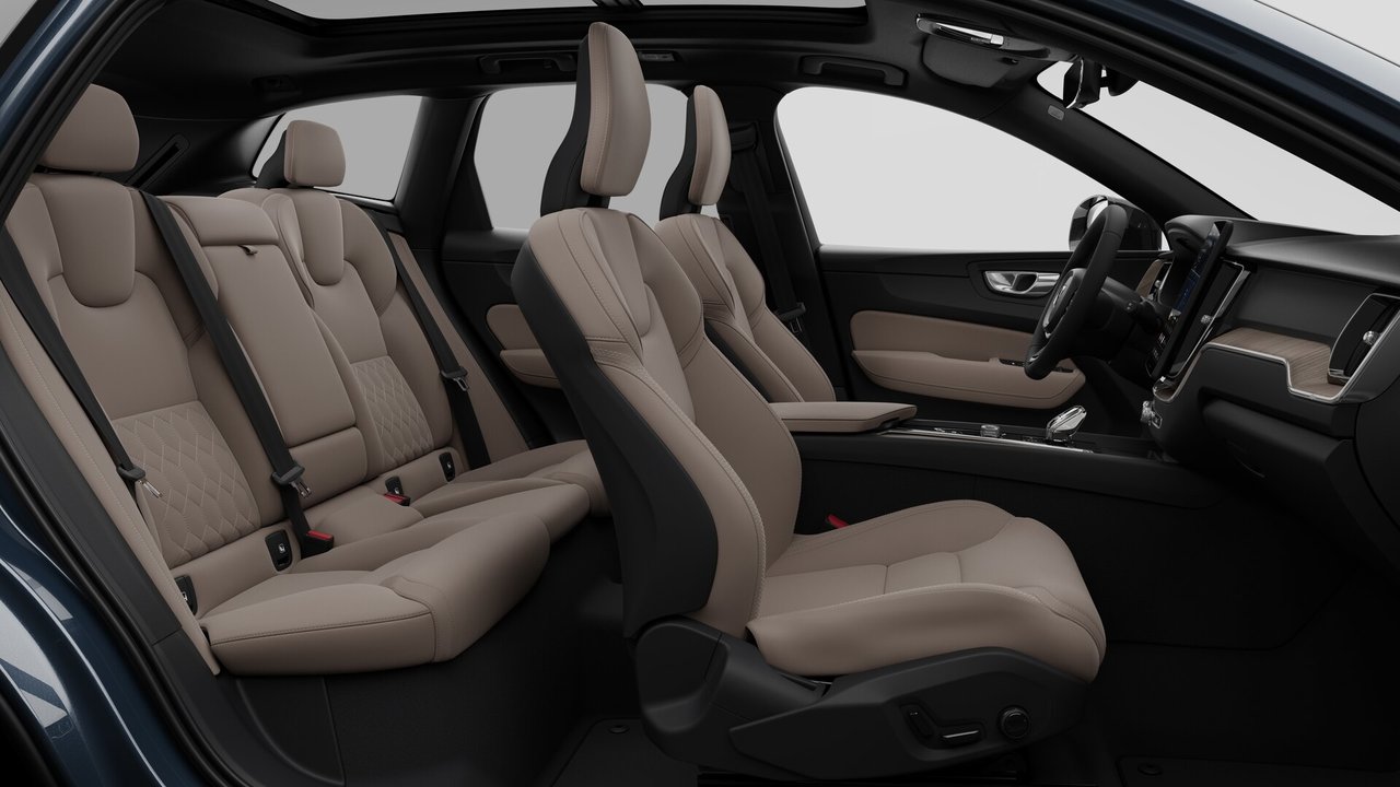 2026 Volvo XC60 Plus Dark Theme-12