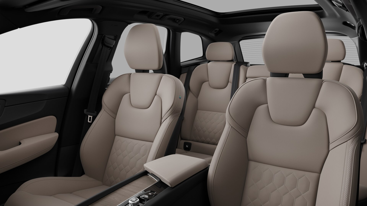 Volvo XC60 Core Dark Theme 2026-11