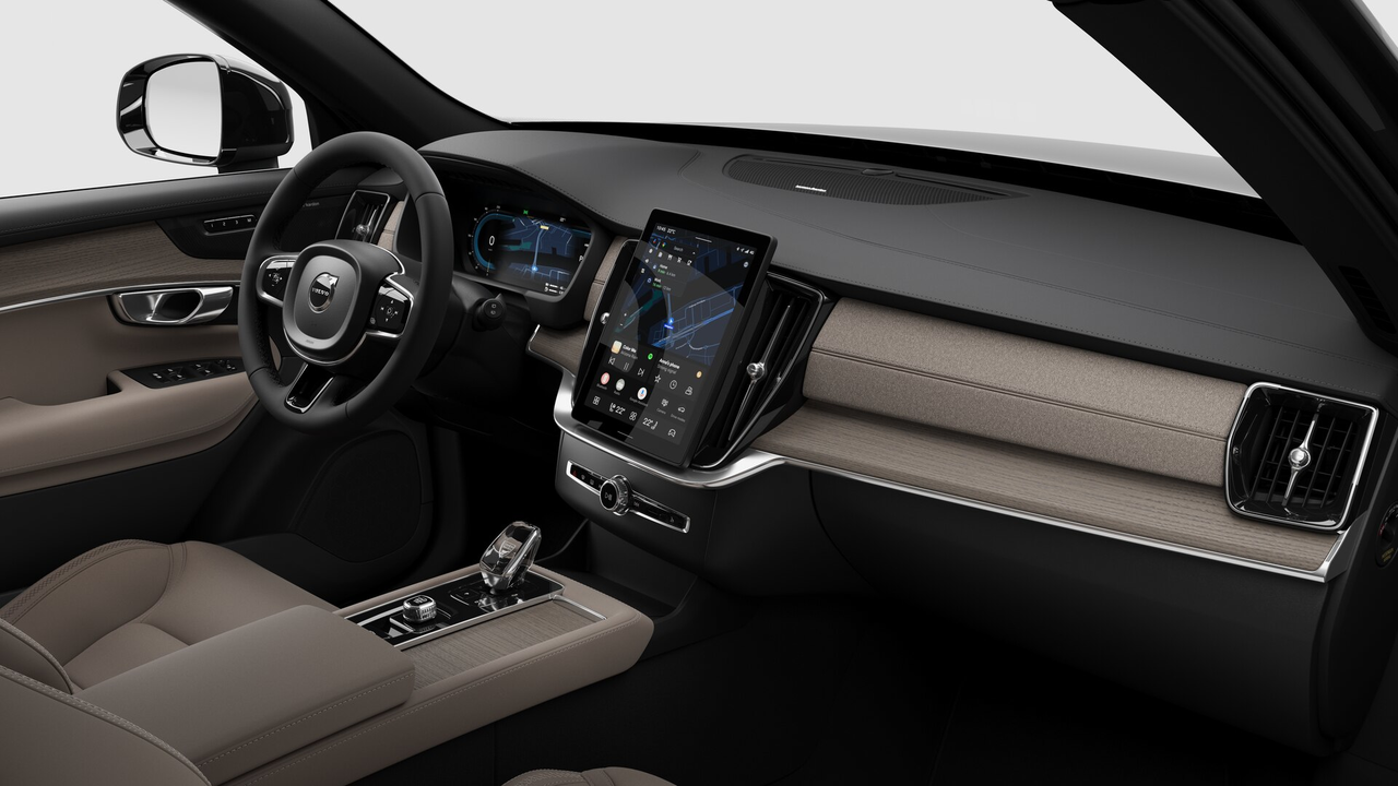 2025 Volvo XC90 Plug-In Hybrid Plus Bright Theme-9