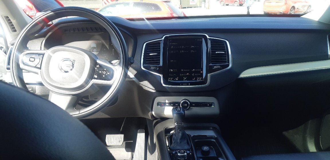 2020 Volvo XC90 MOMENTUM-12