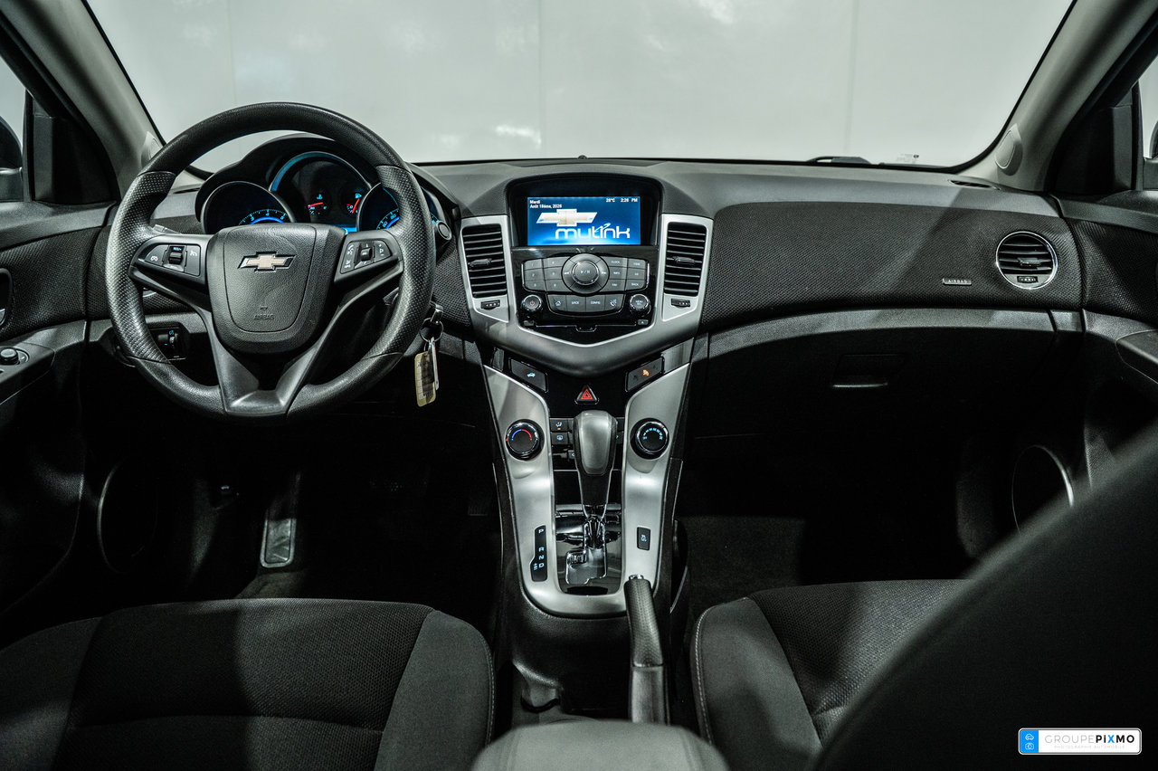 Chevrolet Cruze Limited 1LT / SIÈGES CHAUFFANTS / BLUETOOTH / A/C+++ 2016-25