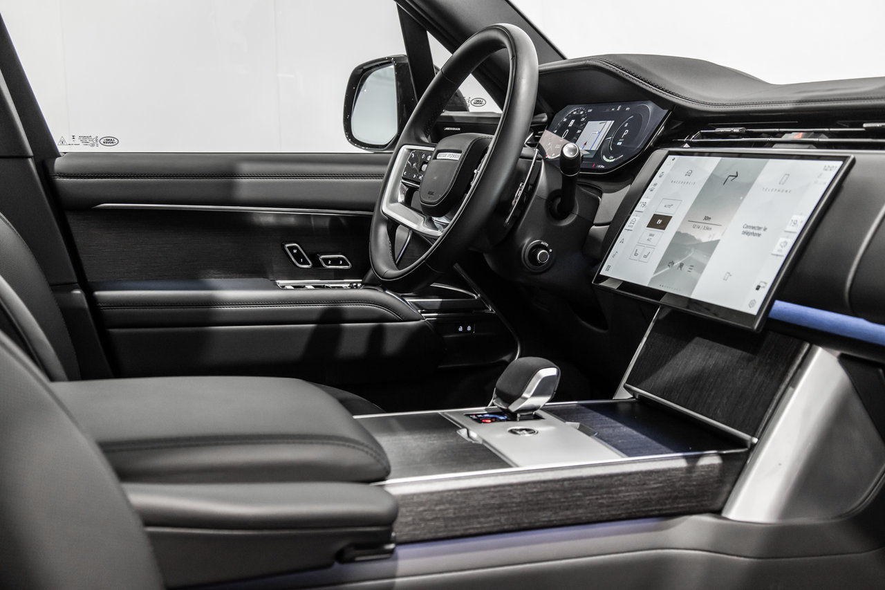 Land Rover Range Rover P550e S 2025-35