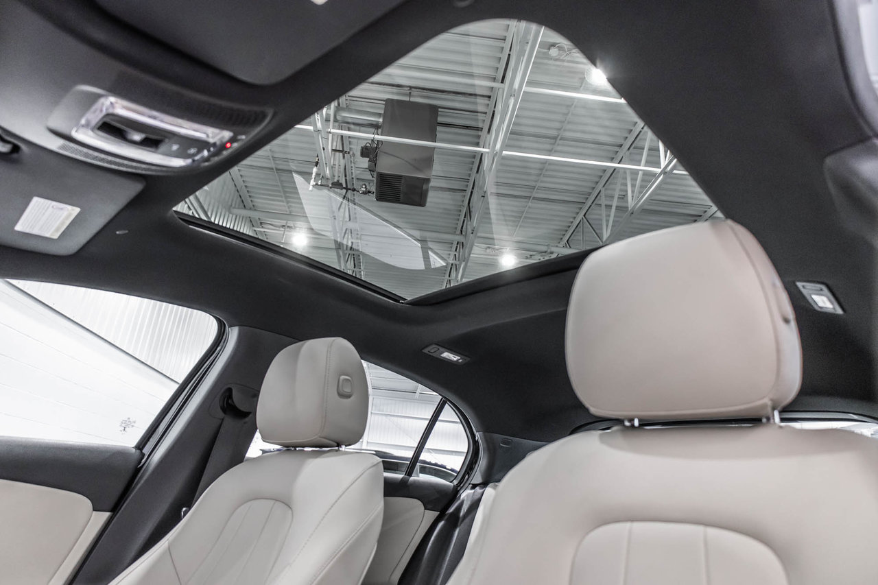 2022 Mercedes-Benz A-Class A 250 / 4MATIC / APPLE CARPLAY / CAMÉRA DE RECUL +-28