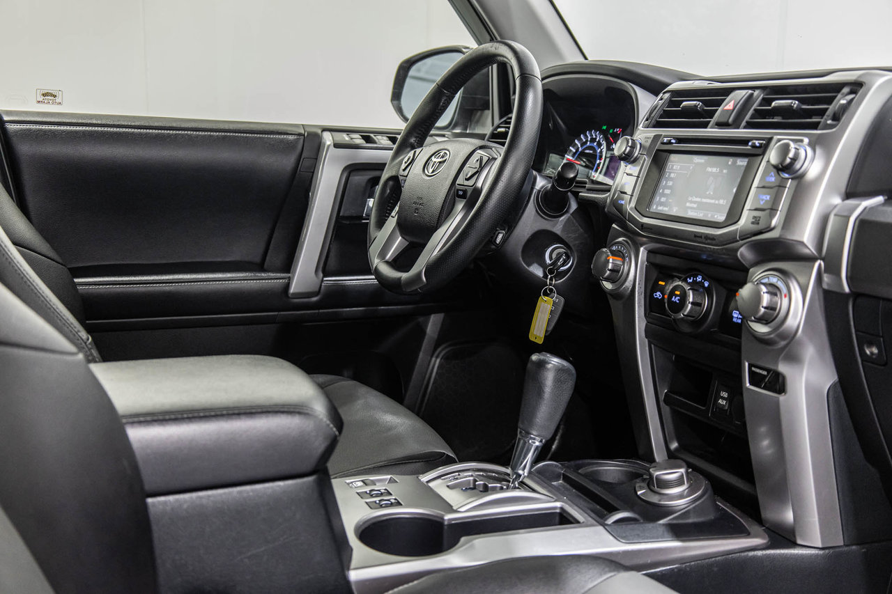 2018 Toyota 4Runner SR5 / CUIR / TOIT OUVRANT / CAMÉRA DE RECUL ++-31