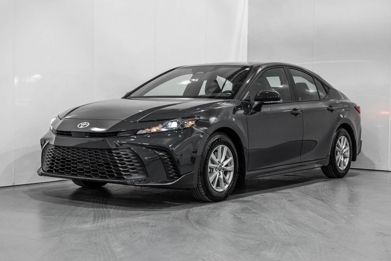 2026 Toyota Camry SE FWD