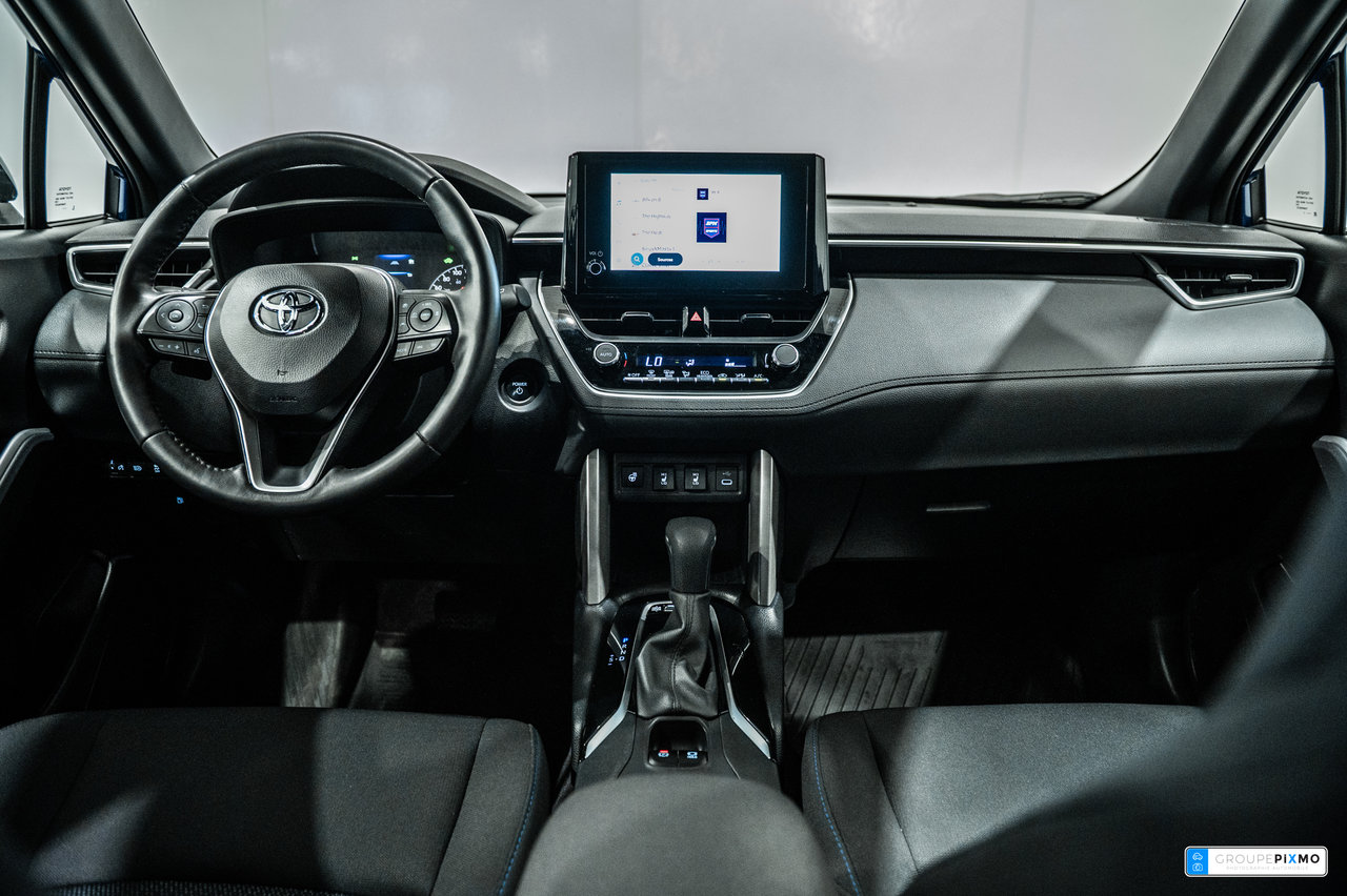 Toyota Corolla Cross Hybrid SE / AWD / HYBRIDE / APPLE CARPLAY / TOIT OUVRANT 2024-28