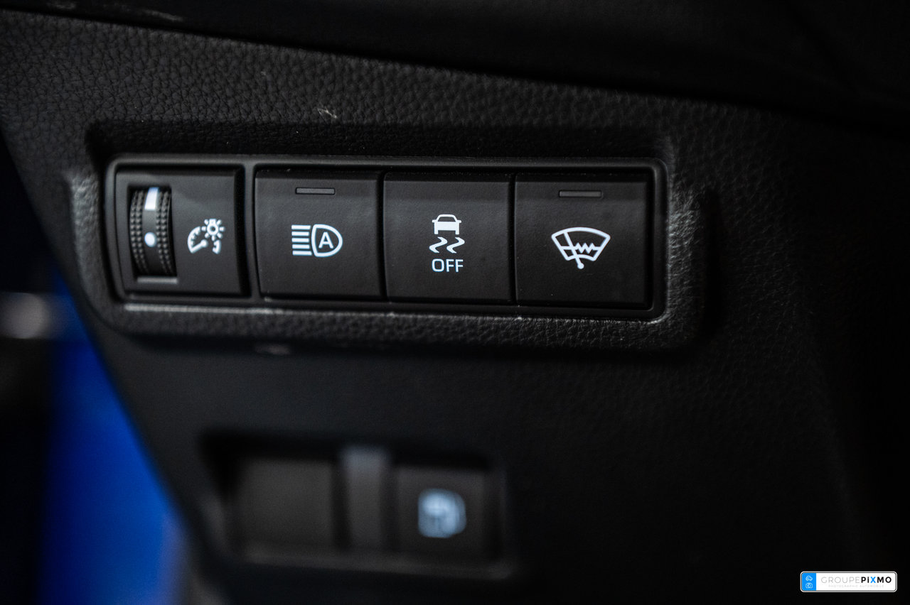 Toyota Corolla Cross Hybrid SE / AWD / HYBRIDE / APPLE CARPLAY / TOIT OUVRANT 2024-15