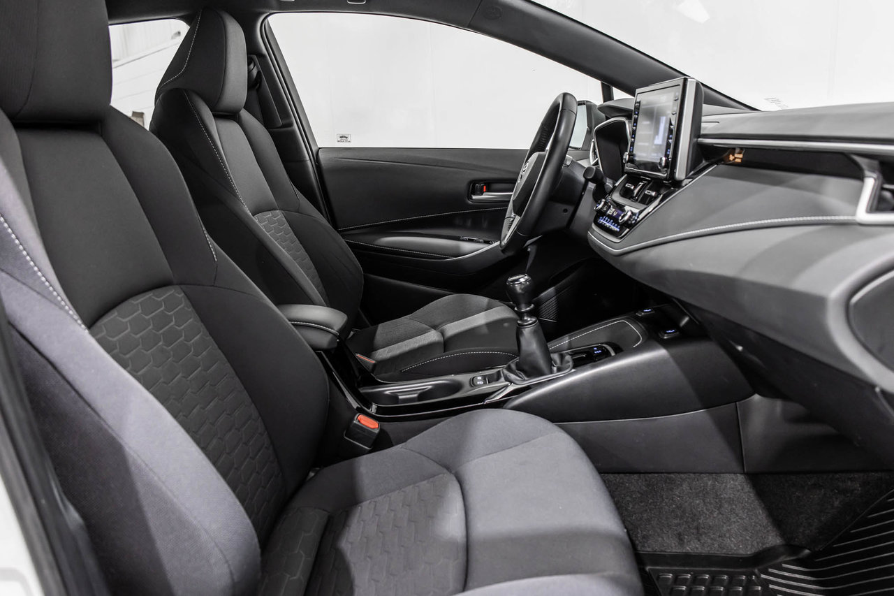 2021 Toyota Corolla Hatchback SE / APPLE CARPLAY / SIÈGES CHAUFFANTS / CAMÉRA ++-32