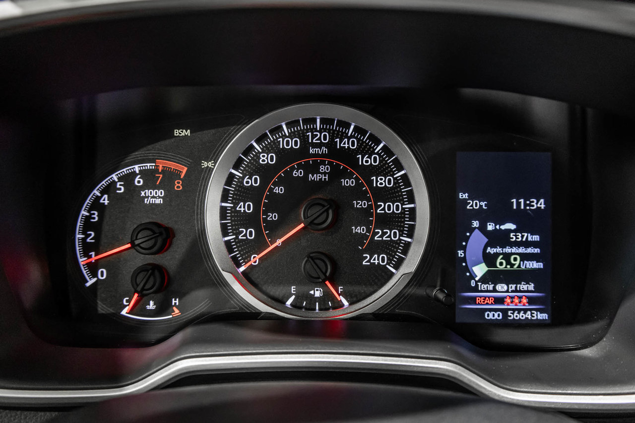 2021 Toyota Corolla Hatchback SE / APPLE CARPLAY / SIÈGES CHAUFFANTS / CAMÉRA ++-17