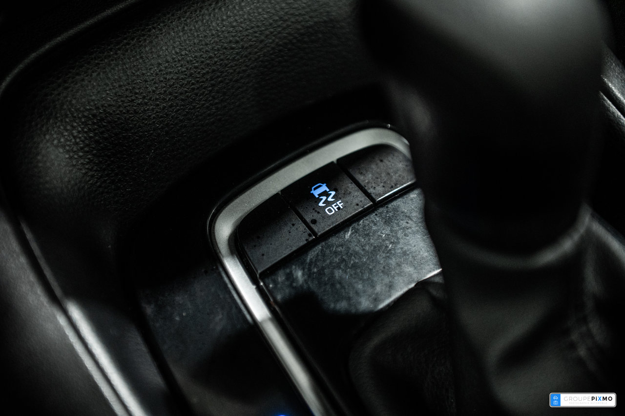 Toyota Corolla LE / AMÉLOIRÉ / TOIT OUVRANT / APPLE CARPLAY++ 2020-25