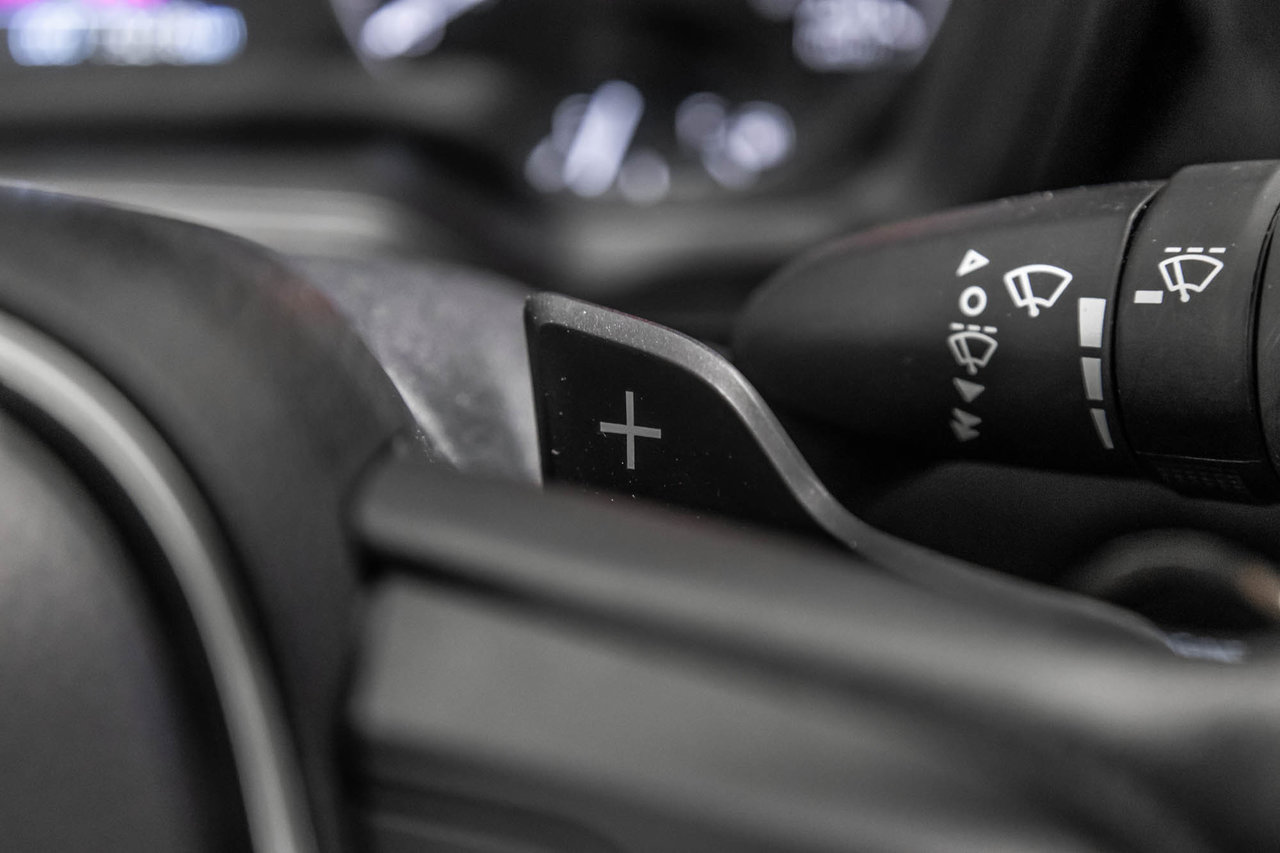 Toyota Corolla SE / AMÉLIORÉ / CAMÉRA DE RECUL /SIEGES CHAUFFANTS 2023-20