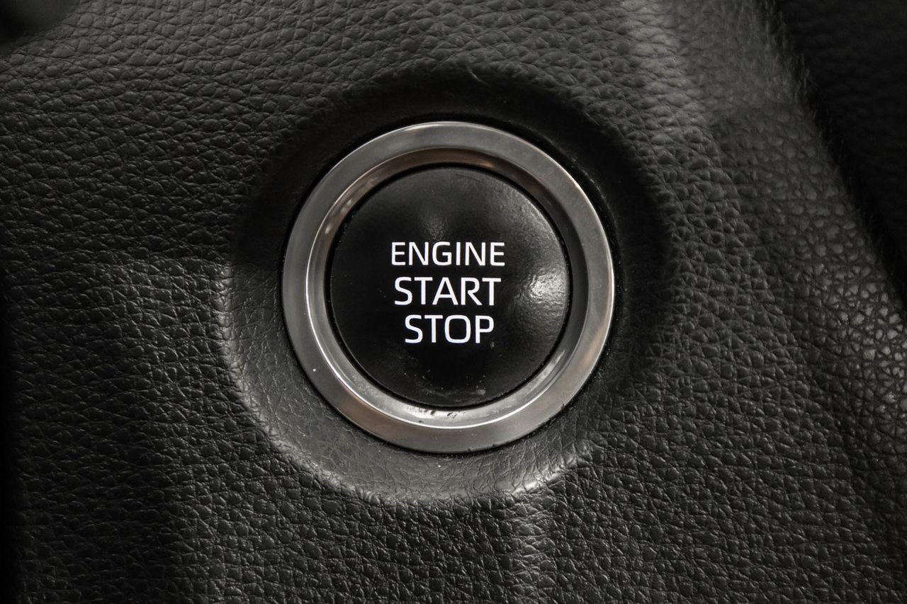Toyota Corolla SE / AMÉLIORÉ / CAMÉRA DE RECUL /SIEGES CHAUFFANTS 2023-21