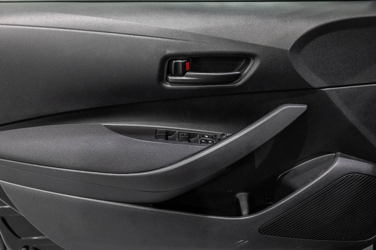 Toyota Corolla LE / AMÉLIORÉ / TOIT OUVRANT / APPLE CARPLAY +++ 2024-12