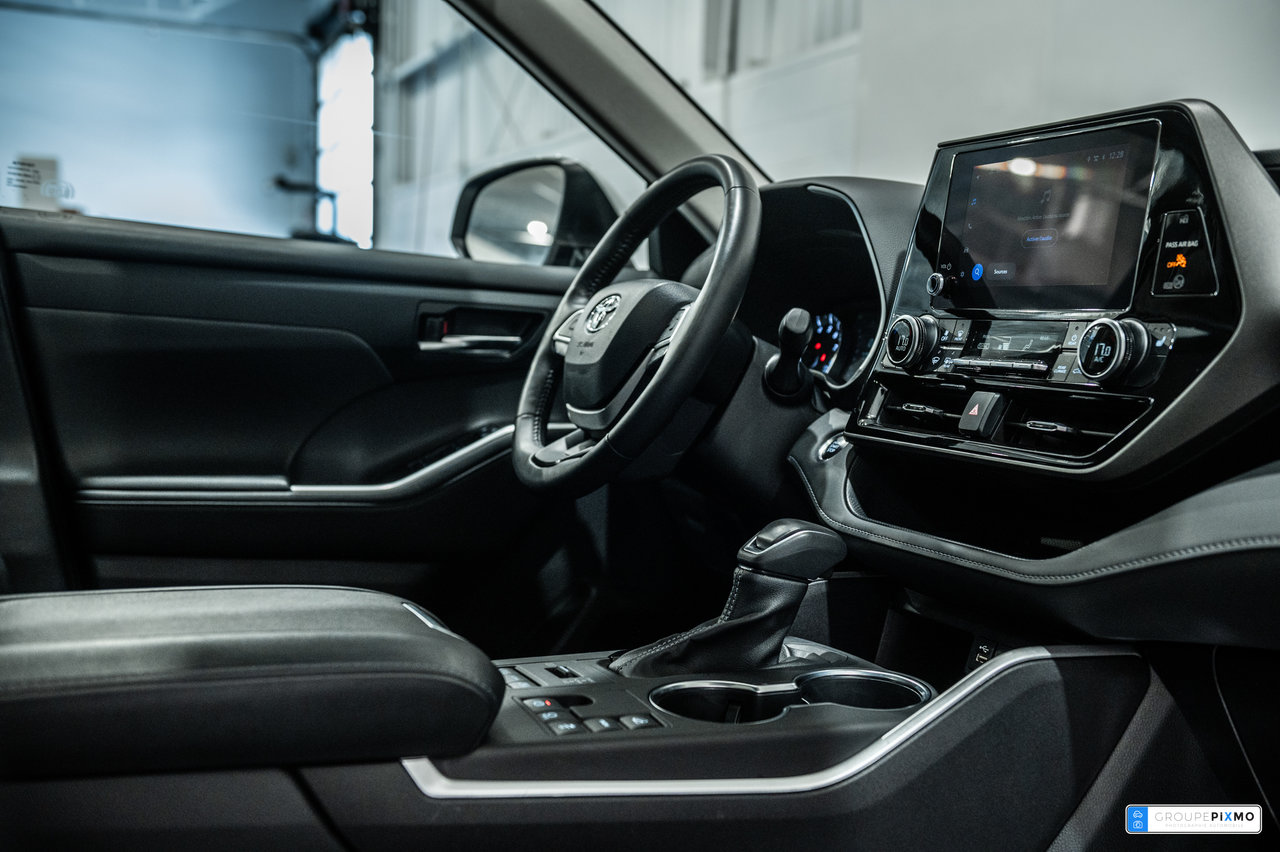 Toyota Highlander XLE / AWD / CUIR / APPLE CARPLAY / TOIT OUVRANT+++ 2024-36