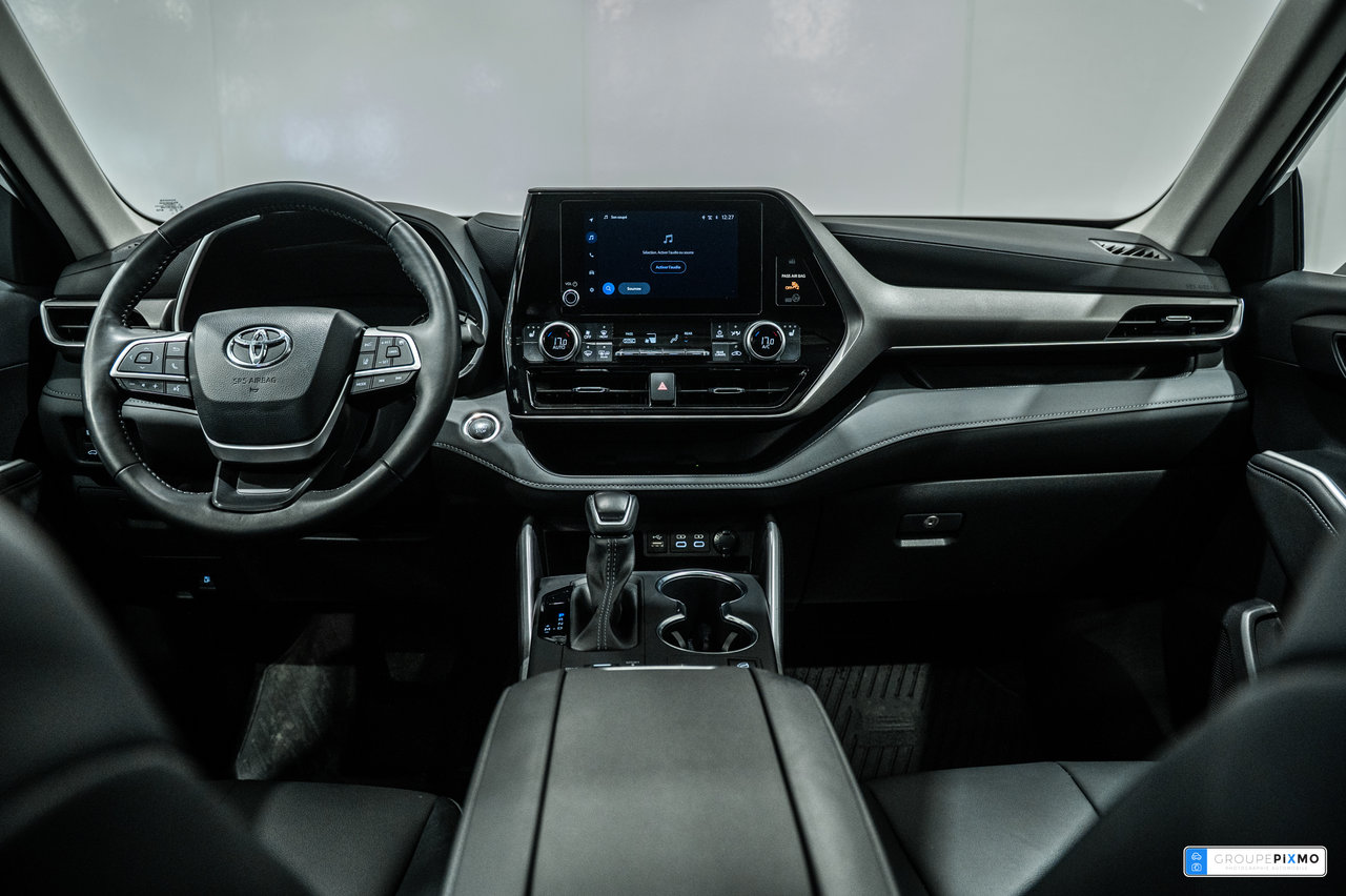 Toyota Highlander XLE / AWD / CUIR / APPLE CARPLAY / TOIT OUVRANT+++ 2024-33